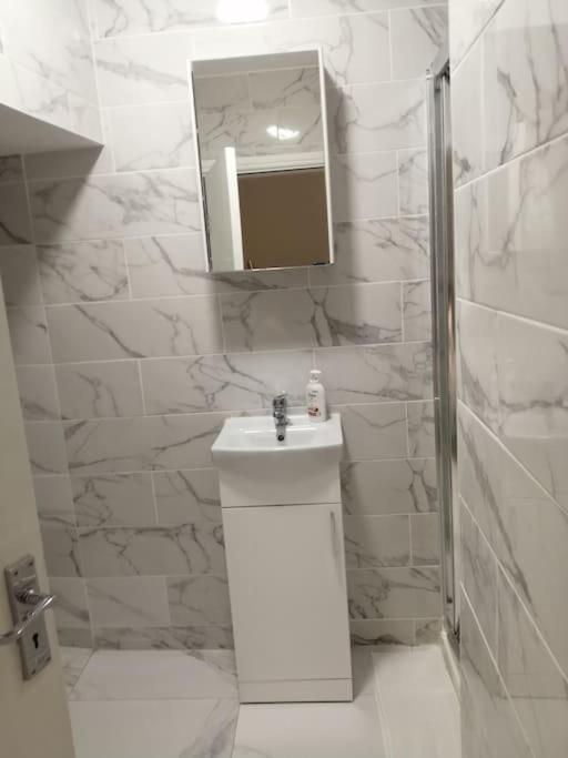 Cosy City Apartment Корк Екстер'єр фото